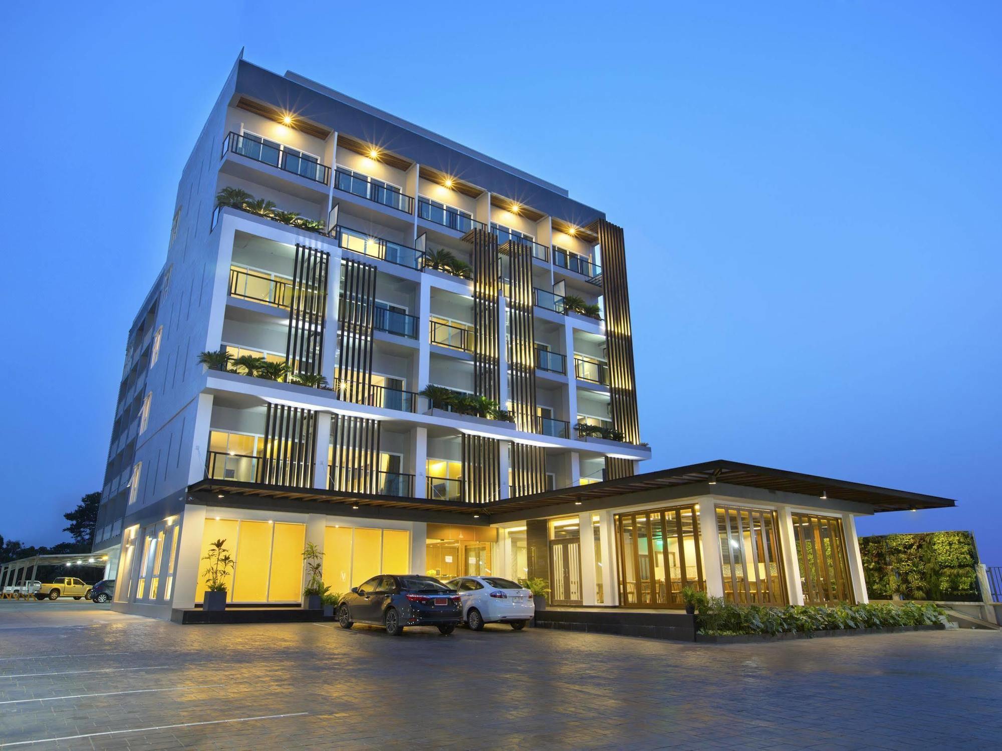 V Hotel Ubon Ratchathani Exterior photo