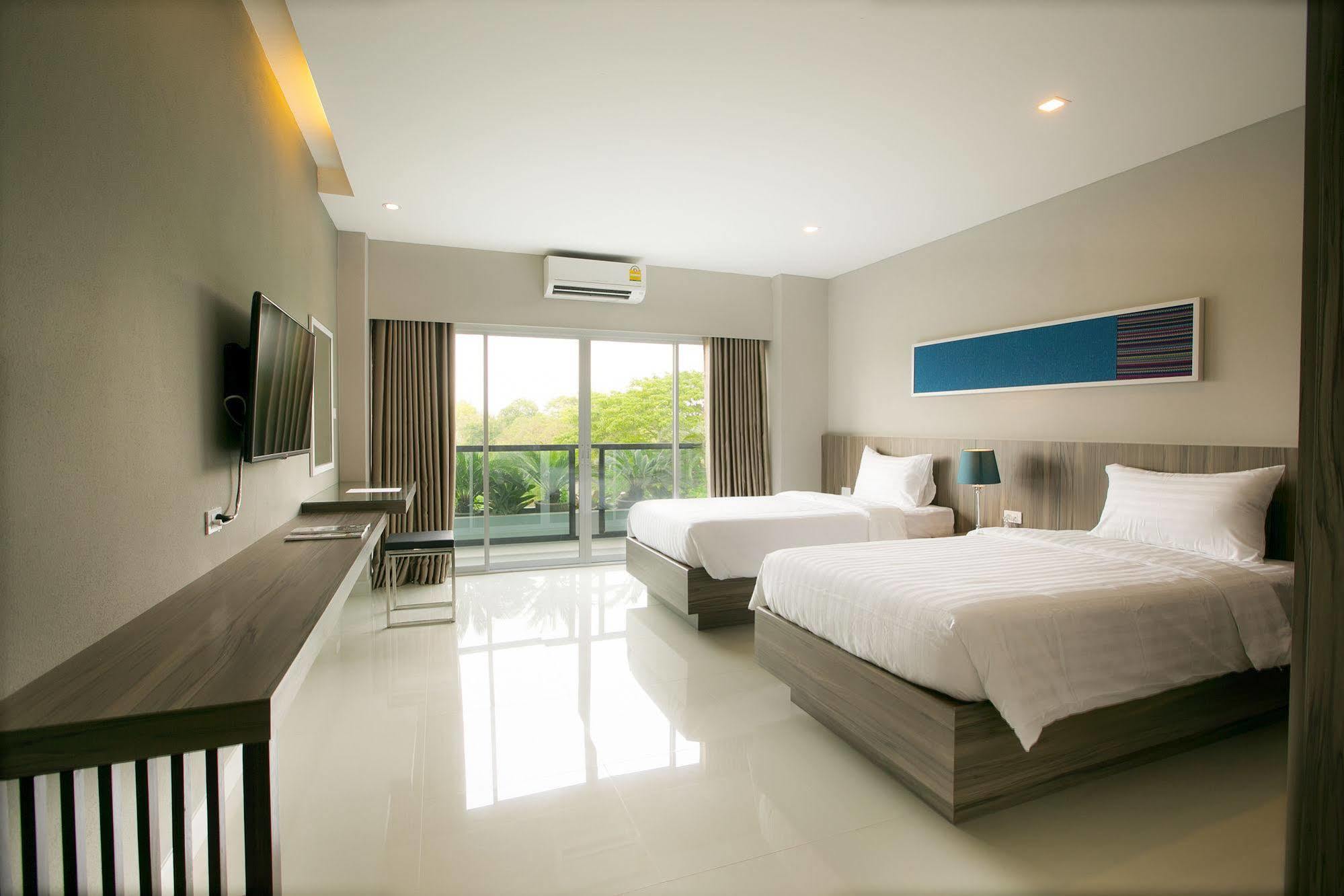 V Hotel Ubon Ratchathani Exterior photo
