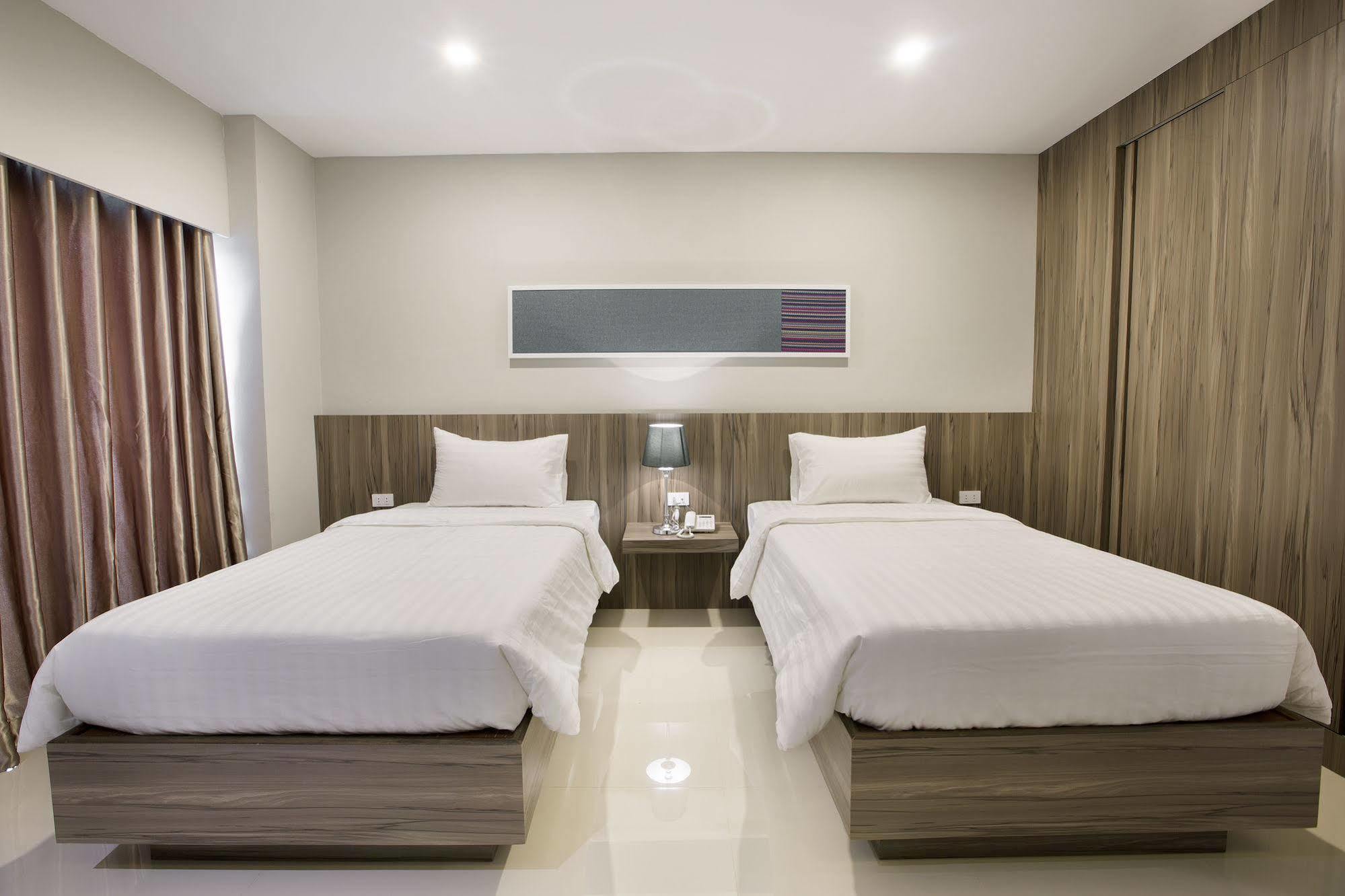 V Hotel Ubon Ratchathani Exterior photo